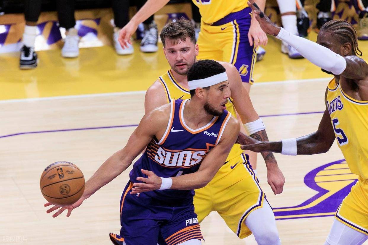 开云-东契奇连续二十场比赛得分超过精彩发挥,勇士挑战极限!的简单介绍